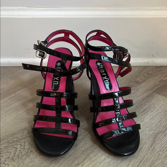 Taryn Rose Black and Pink Strappy Sandals - Picture 1 of 5